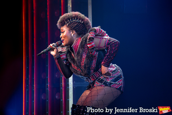 Photos: SIX Celebrates 600 Performances on Broadway Image