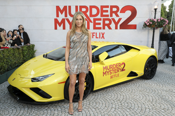 Photos: Jennifer Aniston, Adam Sandler & More Attend MURDER MYSTERY 2 Premiere Image