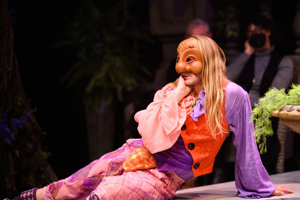 Photos: First Look At THE TRIUMPH OF LOVE At Shotgun Players Image