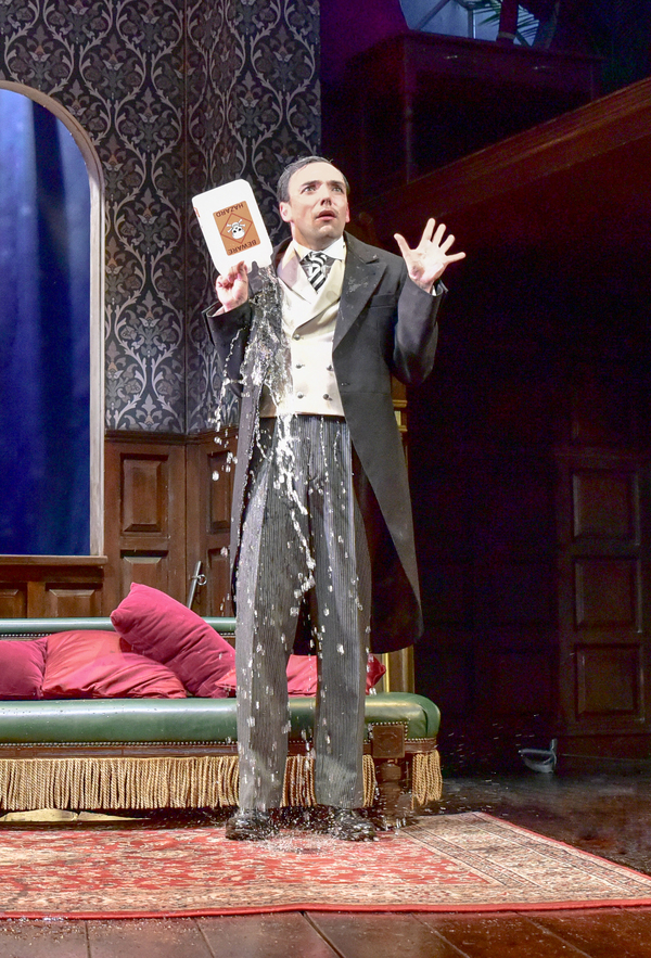 Photos: Check Out Photos of the New Cast of THE PLAY THAT GOES WRONG in London Image