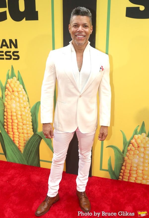 Photos: On the Red Carpet for Opening Night of SHUCKED Image