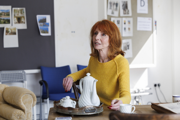Photos: Inside Rehearsal For THE CIRCLE at Orange Tree Theatre Image