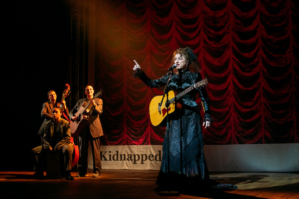 Photos: First Look At National Theatre Of Scotland's KIDNAPPED Image