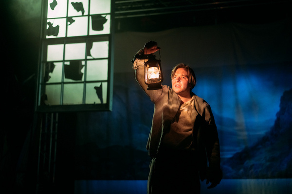 Photos: First Look At National Theatre Of Scotland's KIDNAPPED Image