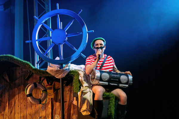 Photos: First Look At National Theatre Of Scotland's KIDNAPPED Image