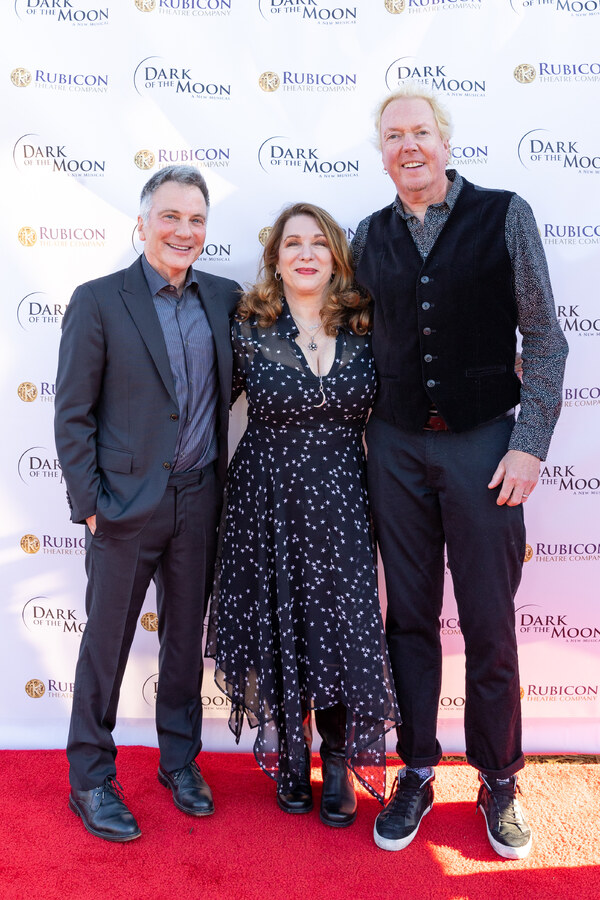 Photos & Video: See Lesli Margherita, Jennifer Leigh Warren & More at Opening Night of DARK OF THE MOON Image