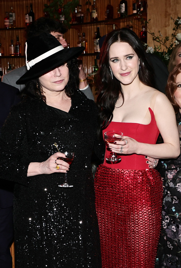 Photos: Sutton Foster, Rachel Brosnahan & More Attend THE MARVELOUS MRS. MAISEL Premiere Image