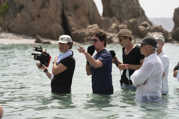 Cinematographer Dion Beebe, Director Rob Marshall, and Producer John DeLuca on the se Photo