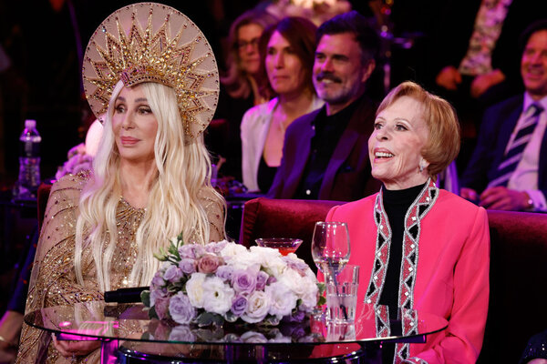 Photos: Inside Carol Burnett's NBC Special With Julie Andrews, Bernadette Peters & More Image