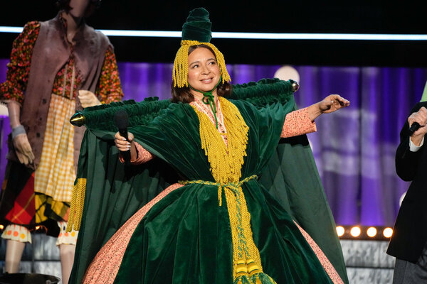 Photos: Inside Carol Burnett's NBC Special With Julie Andrews, Bernadette Peters & More Image