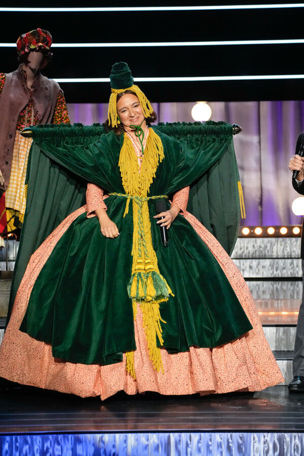 Photos: Inside Carol Burnett's NBC Special With Julie Andrews, Bernadette Peters & More Image