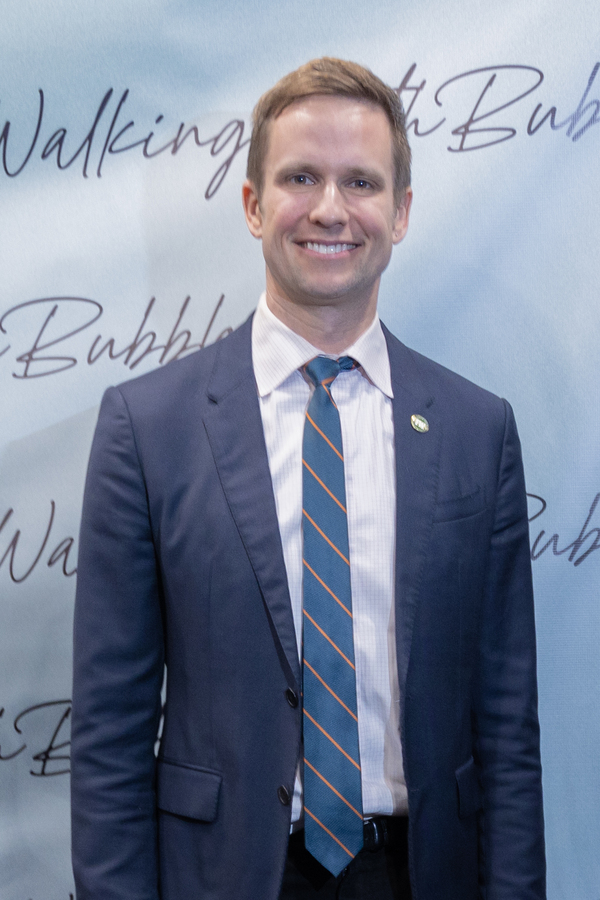 Photos: Go Inside Opening Night of WALKING WITH BUBBLES Image