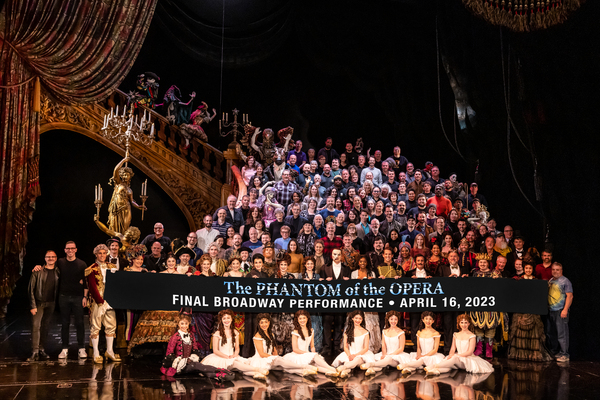 Photo: First Look at the PHANTOM OF THE OPERA Final Company Portrait Image