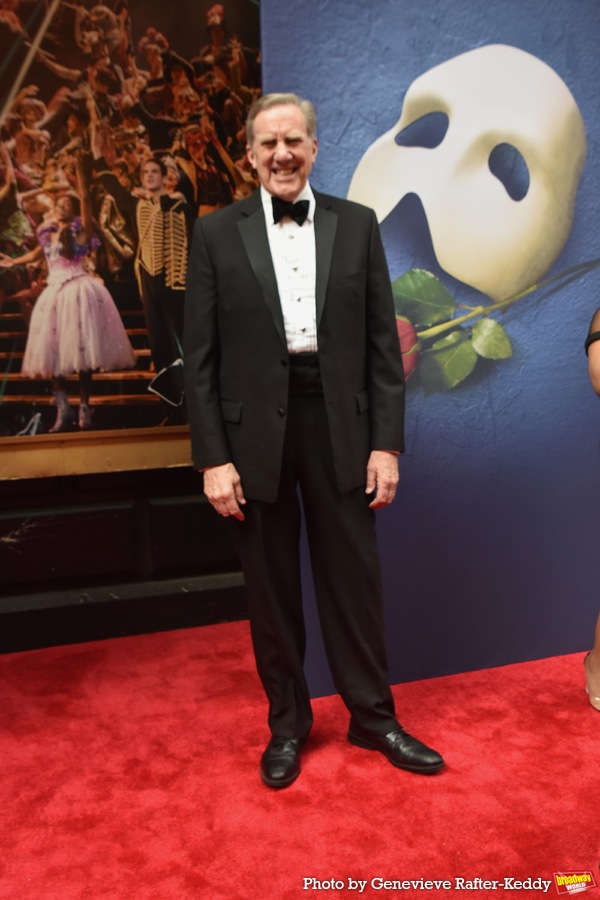 Photos: The Stars Arrive at Closing Night of THE PHANTOM OF THE OPERA Image