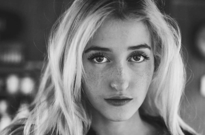 Meet the Cast of THE SIGN IN SIDNEY BRUSTEIN'S WINDOW, Beginning Previews Tonight! Image