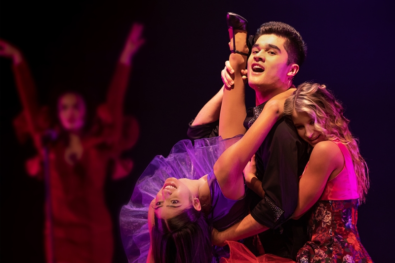 Review: HITS! THE MUSICAL PRESENTED BY ON CUE ENTERTAINMENT at Pantages Theater 