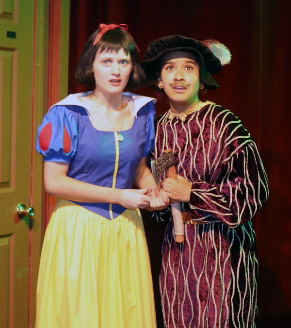 Photos: First Look at SNOW WHITE AND THE SEVEN DWARFS at Sutter Street Theatre Image