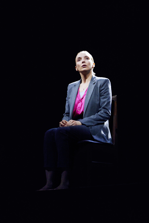 Photos: First Look at Jodie Comer in PRIMA FACIE on Broadway Image