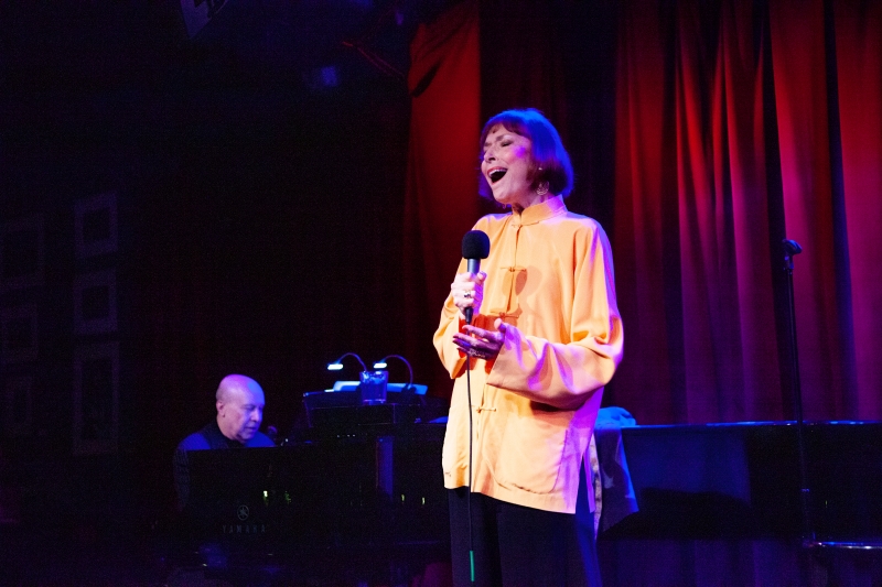 Review: Karen Akers Demonstrates Star And Staying Power With ABOUT TIME at Birdland Image