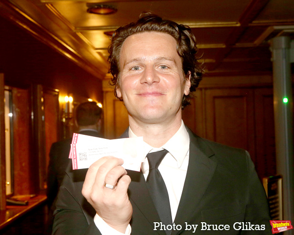 Photos: Stars Arrive on the Red Carpet at NEW YORK, NEW YORK! Opening Night! Image