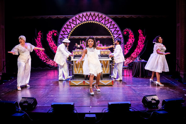 Photos: First Look at Great Lakes Theater's AIN'T MISBEHAVIN' Image