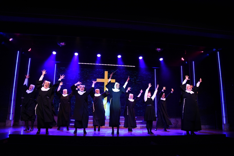 Review: SISTER ACT at Broadway Palm Dinner Theatre Image