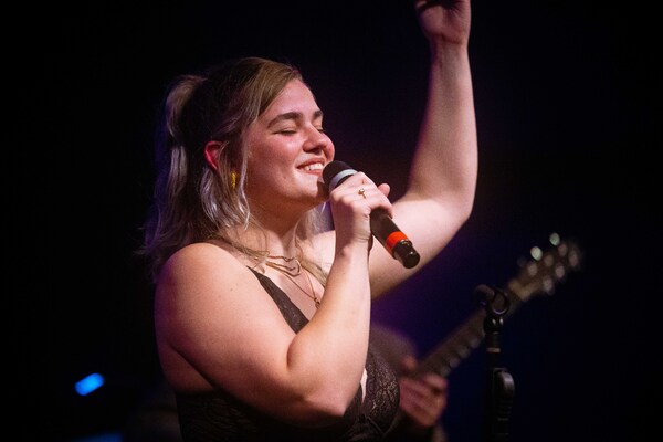 Photos: Matt Baker Lenses The Latest LINEUP WITH SUSIE MOSHER At Birdland Theater Image