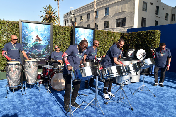 PHOTO FLASH: Premiere de LA SIRENITA en Los Ángeles Image