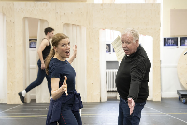 Photos: See Ruthie Henshall, Les Dennis & More in Rehearsals for 42 STREET Image