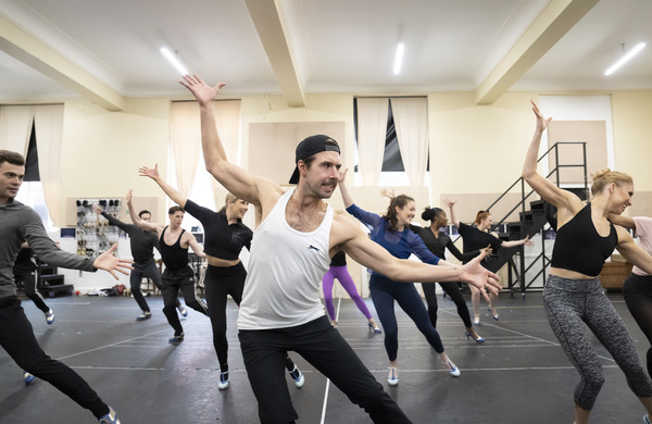 Photos: See Ruthie Henshall, Les Dennis & More in Rehearsals for 42 STREET Image