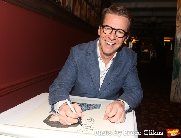 Photos: GOODNIGHT, OSCAR Star Sean Hayes Honored With Sardi's Portrait Image
