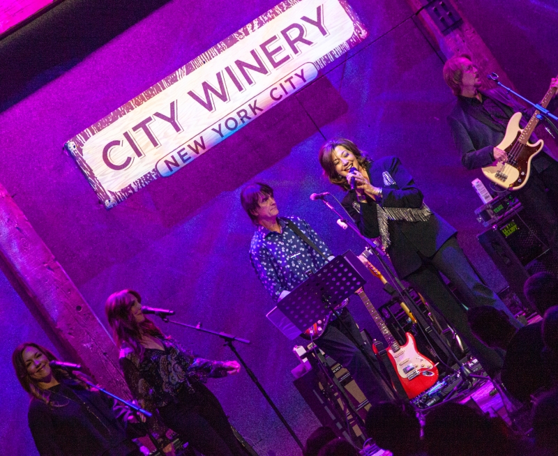 Review: AMY GRANT Shines A Peaceful Musical Light On City Winery Audience 