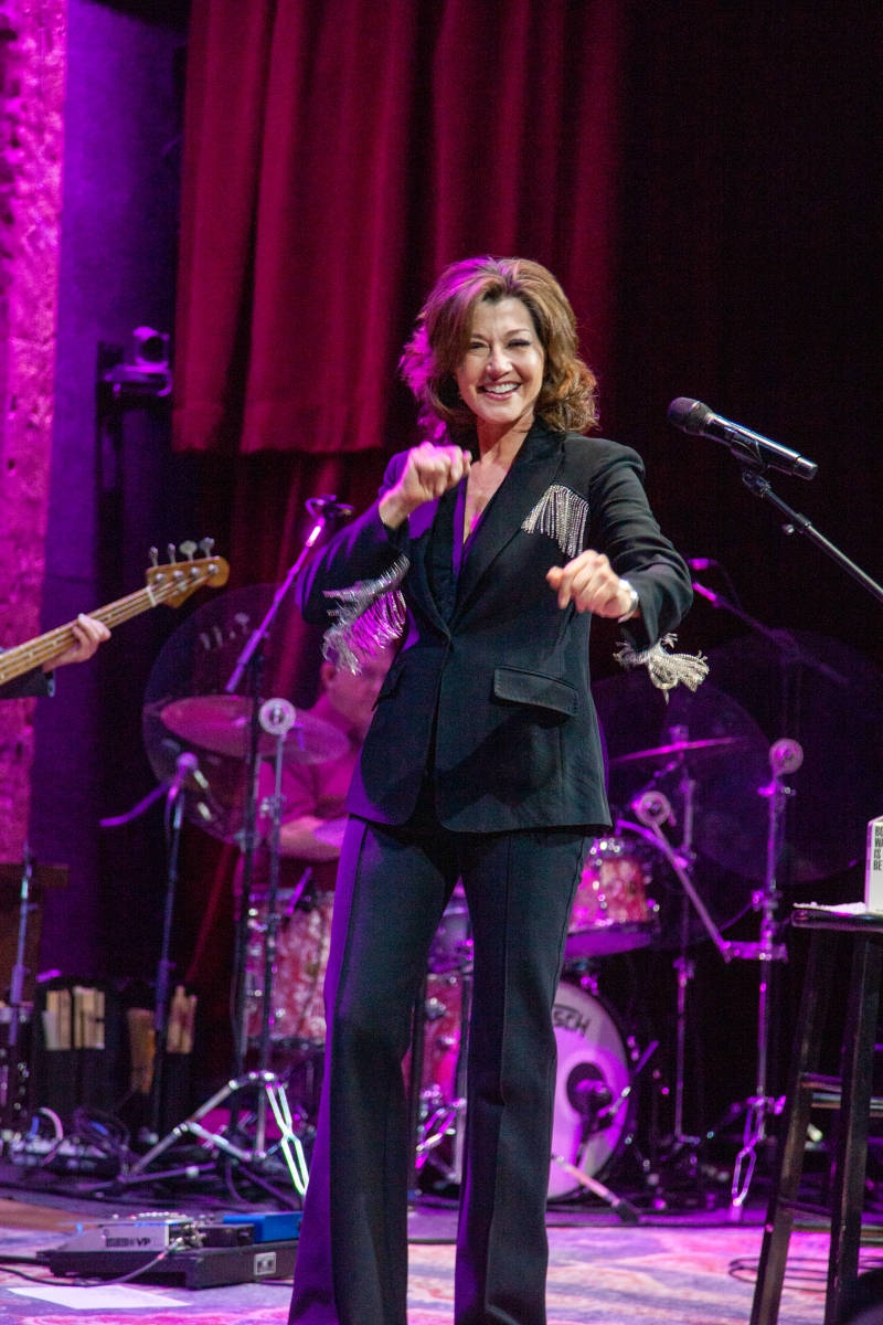 Review: AMY GRANT Shines A Peaceful Musical Light On City Winery Audience 