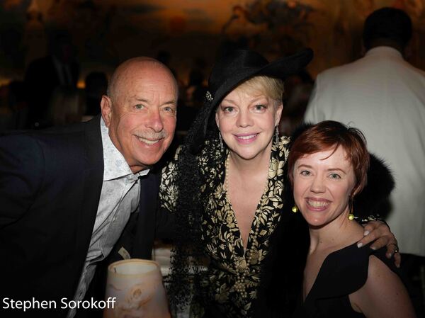 Photos: Anthony Nunziata Makes Cafe Carlyle Debut Image