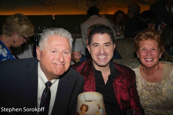 Photos: Anthony Nunziata Makes Cafe Carlyle Debut Image