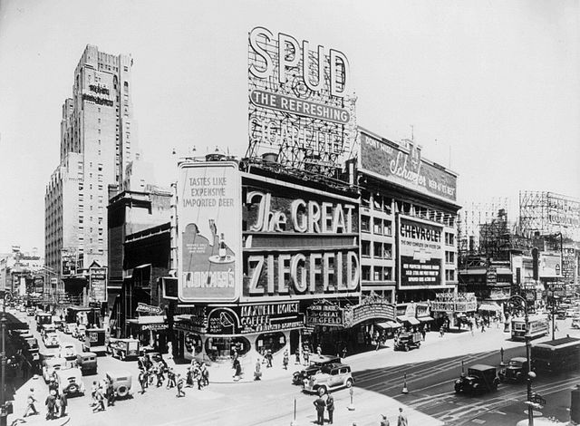 What Is the History of Shubert Alley? Image