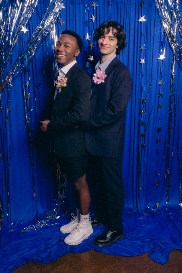 Photos: KIMBERLY AKIMBO Company Poses at 1999 New Jersey Prom Party Image