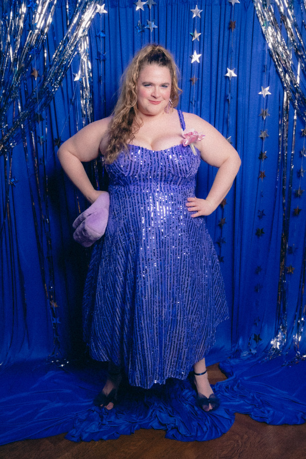 Photos: KIMBERLY AKIMBO Company Poses at 1999 New Jersey Prom Party Image