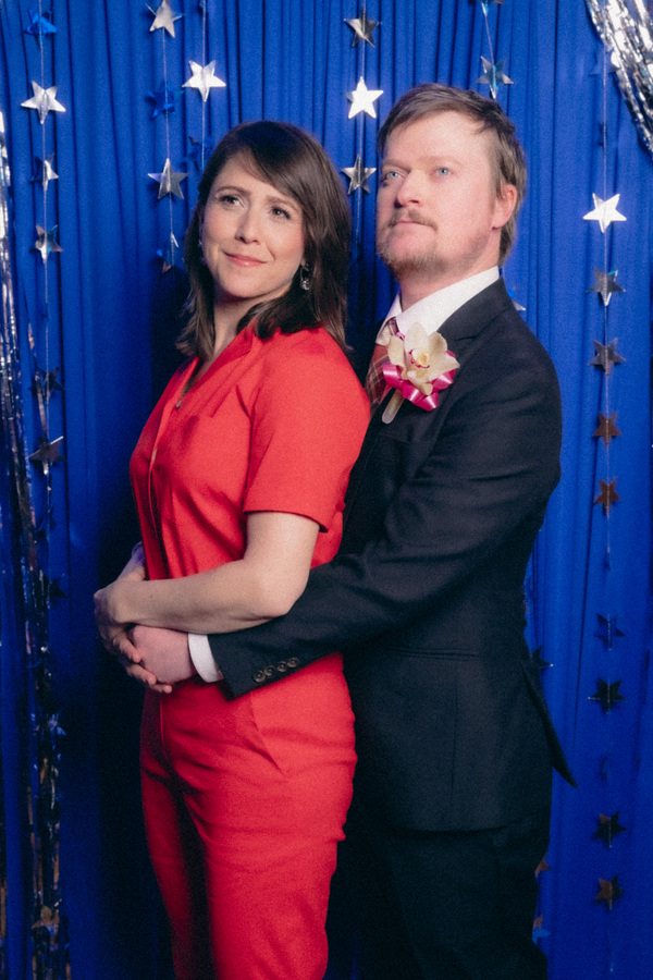Photos: KIMBERLY AKIMBO Company Poses at 1999 New Jersey Prom Party Image