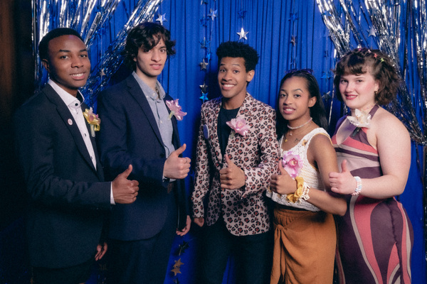 Photos: KIMBERLY AKIMBO Company Poses at 1999 New Jersey Prom Party Image