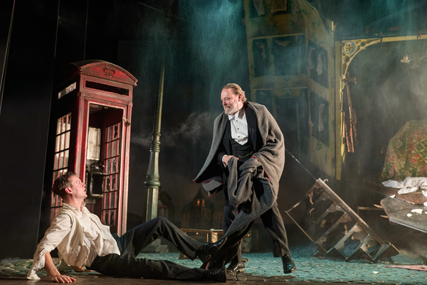 Photos: First Look At The UK Tour Of AN INSPECTOR CALLS Coming To Theatre Royal Glasgow 