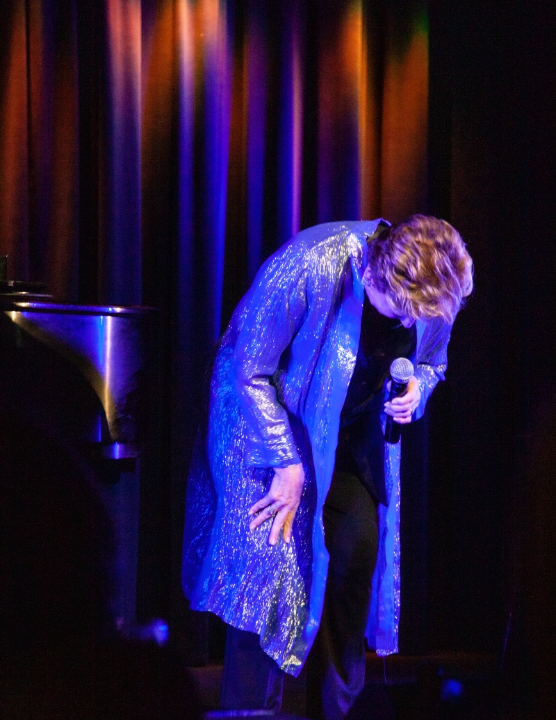 Review: Lorna Dallas Divinely Displays GLAMOROUS NIGHTS AND RAINY DAYS at The Laurie Beechman Theatre 