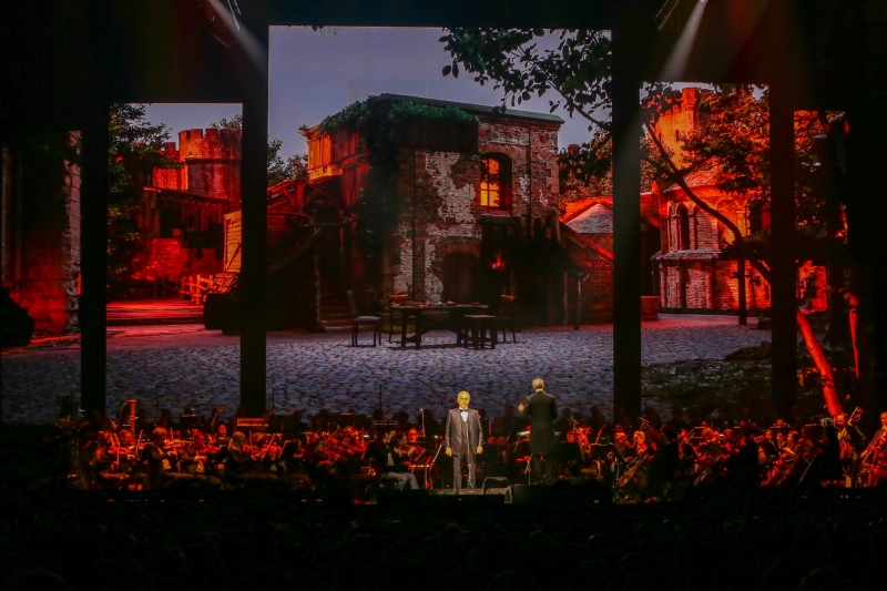 Review: ANDREA BOCELLI IN CONCERT at Target Center Image