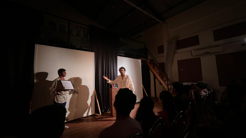 Review: THE COMPLETE WORKS OF WILLIAM SHAKESPEARE (ABRIDGED) BY DAFNEY PRODUCTIONS Image