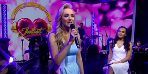 Betsy Wolfe & Lorna Courtney Perform 'That’s The Way It Is' on GMA Video