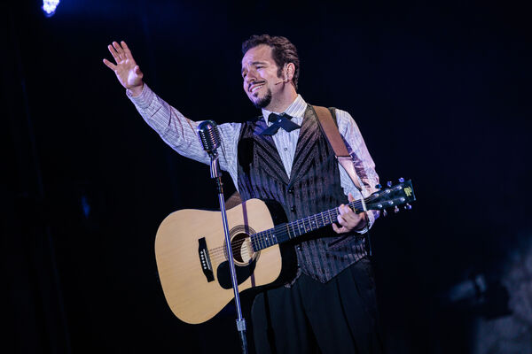 Photos: First Look At EVITA At The REV Theatre Company Image
