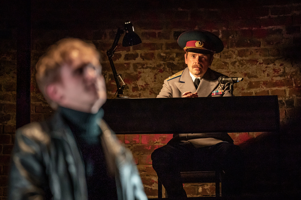 Photos: First Look at PATRIOTS at the Noel Coward Theatre Image