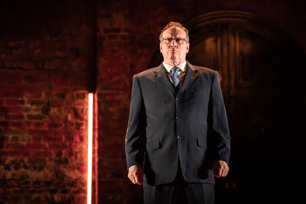Photos: First Look at PATRIOTS at the Noel Coward Theatre Image