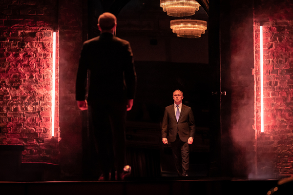 Photos: First Look at PATRIOTS at the Noel Coward Theatre Image