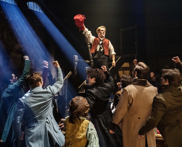 Photos: See the New Images of LES MISERABLES in the West End Image